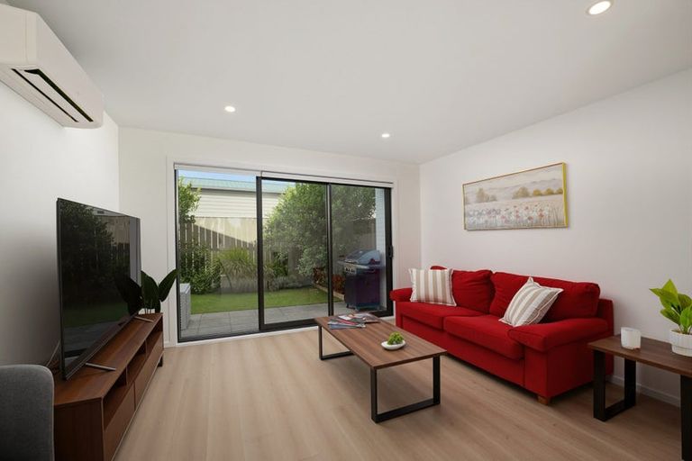 Photo of property in 10/12 Tawa Road, Te Atatu Peninsula, Auckland, 0610