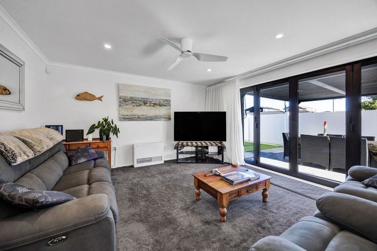 Photo of property in 1/27 Whiteley Street, Moturoa, New Plymouth, 4310