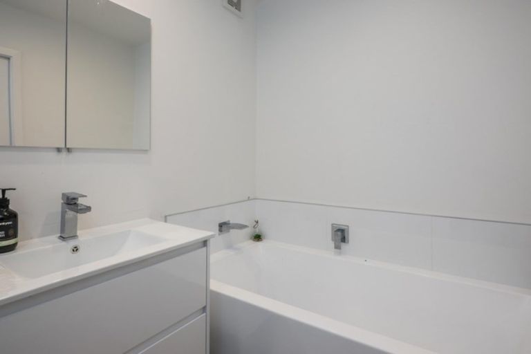 Photo of property in 2/77 Nevay Road, Miramar, Wellington, 6022