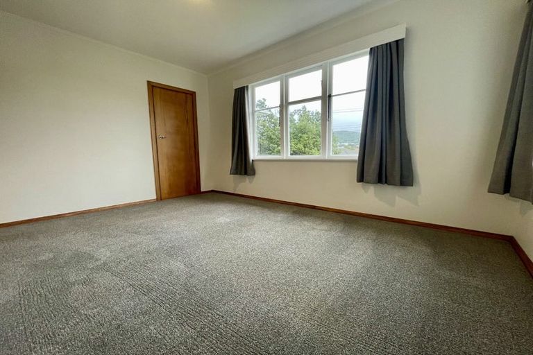 Photo of property in 69 Taylor Terrace, Tawa, Wellington, 5028