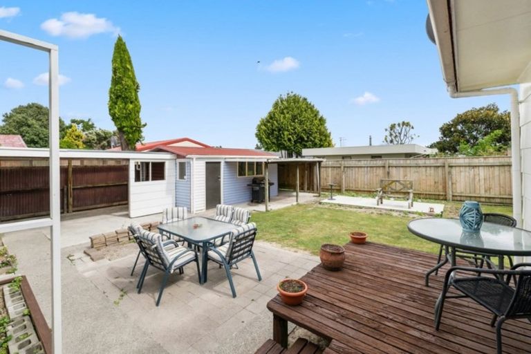 Photo of property in 9 Waihi Place, Westbrook, Palmerston North, 4412