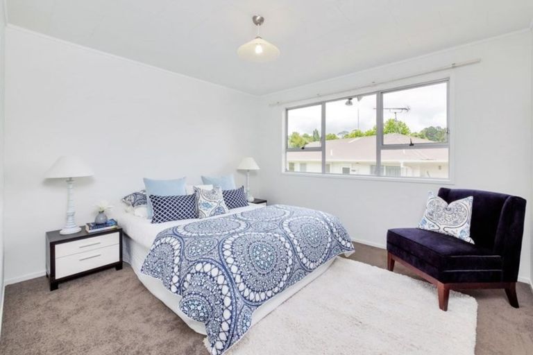Photo of property in 12 Topliss Drive, Northcross, Auckland, 0632