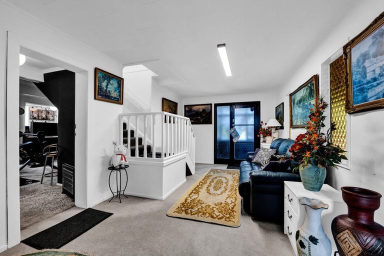 Photo of property in 19 Dives Avenue, Hawera, 4610