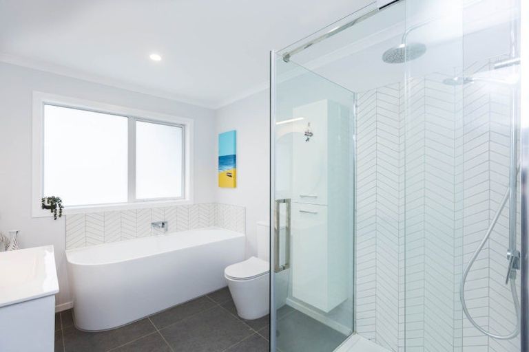 Photo of property in 99 Mawai Hakona Drive, Wallaceville, Upper Hutt, 5018