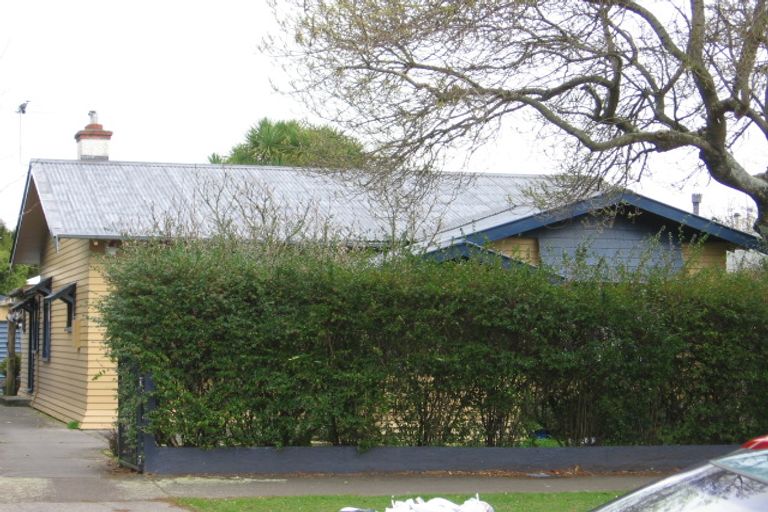 Photo of property in 16 Milverton Avenue, Hokowhitu, Palmerston North, 4410