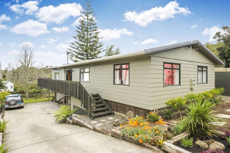 Photo of property in 138 Woodlands Park Road, Titirangi, Auckland, 0604