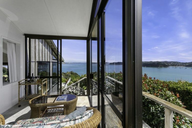 Photo of property in 200 Te Wahapu Road, Russell, 0272