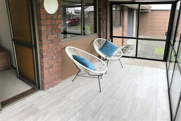 Photo of property in 4/4 Beach Road, Orewa, 0931