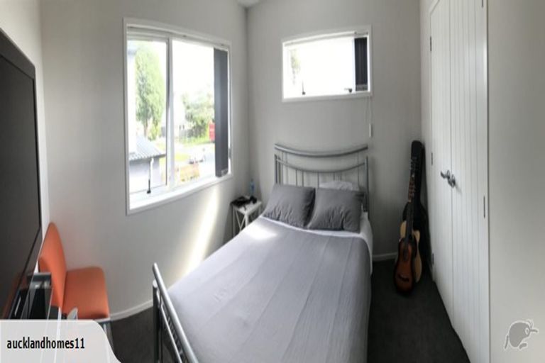 Photo of property in 4 Ruhanui Lane, Pakuranga Heights, Auckland, 2010