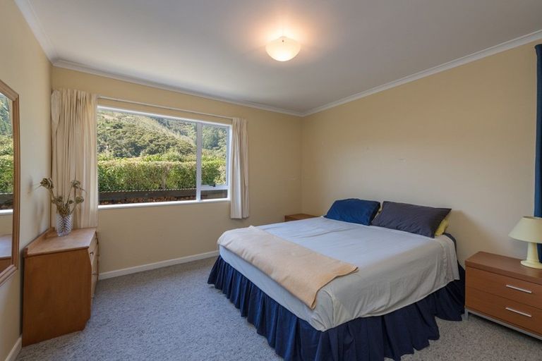 Photo of property in 17 Okiwi Crescent, Okiwi Bay, French Pass, 7193