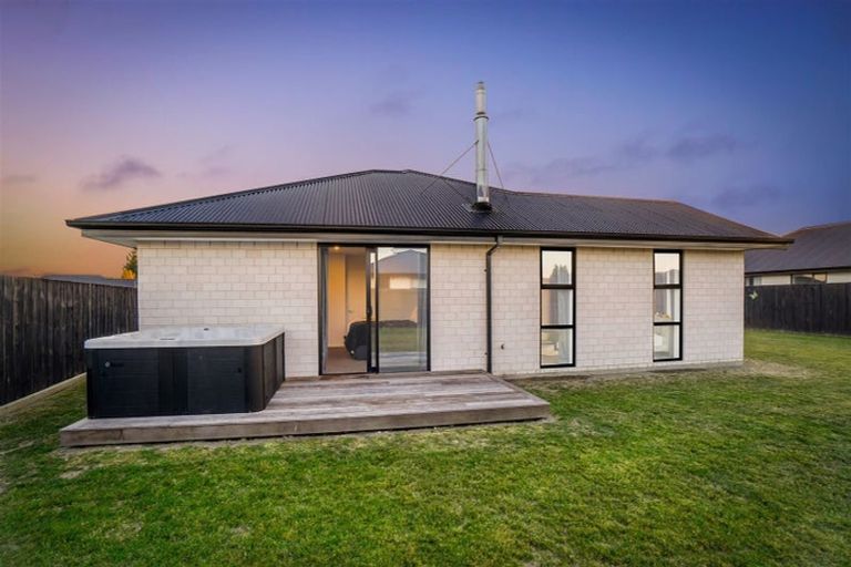 Photo of property in 12 Owen Drive, Darfield, 7510