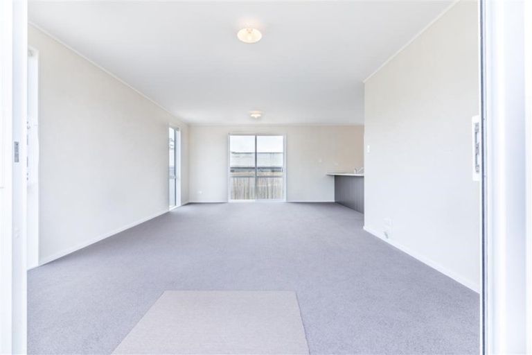 Photo of property in 13a Springs Road, Parakai, 0830