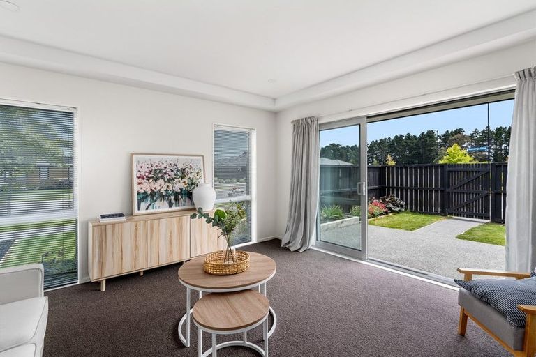 Photo of property in 37 Dunlops Crescent, Bottle Lake, Christchurch, 8083