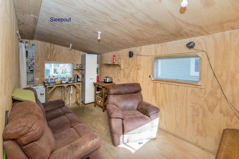 Photo of property in 64 Te Roto Road, Otaki, 5512