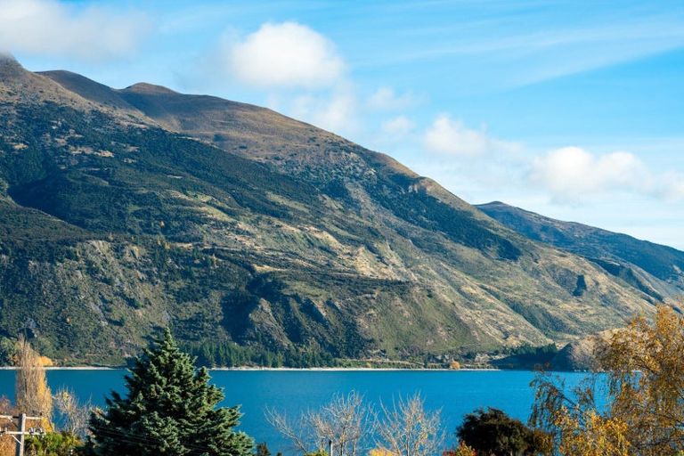 Photo of property in 95 Lakeview Terrace, Lake Hawea, 9382