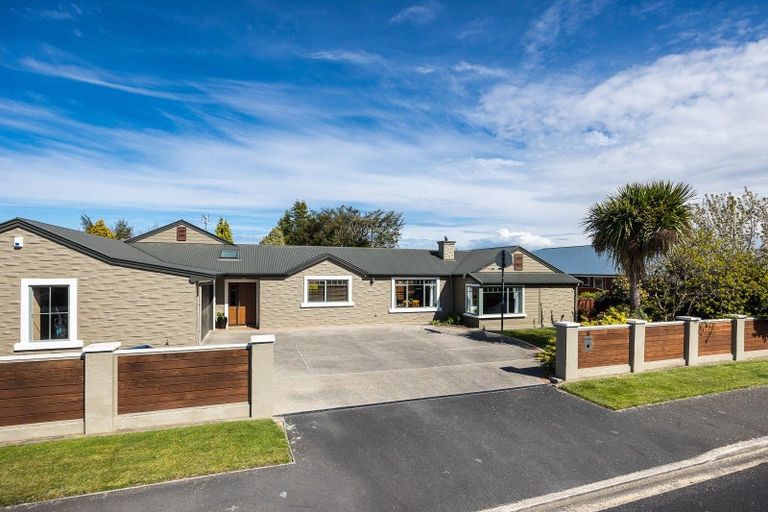 Photo of property in 6 Fenty Place, Mosgiel, 9024
