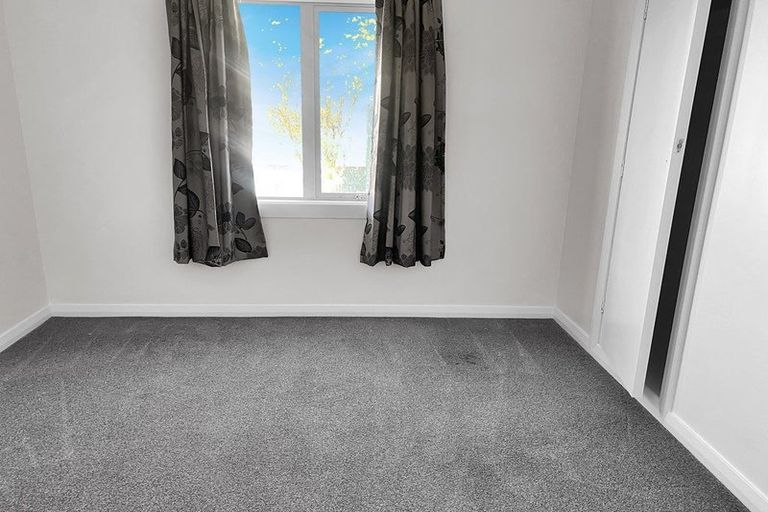 Photo of property in 217 Te Atatu Road, Te Atatu South, Auckland, 0610