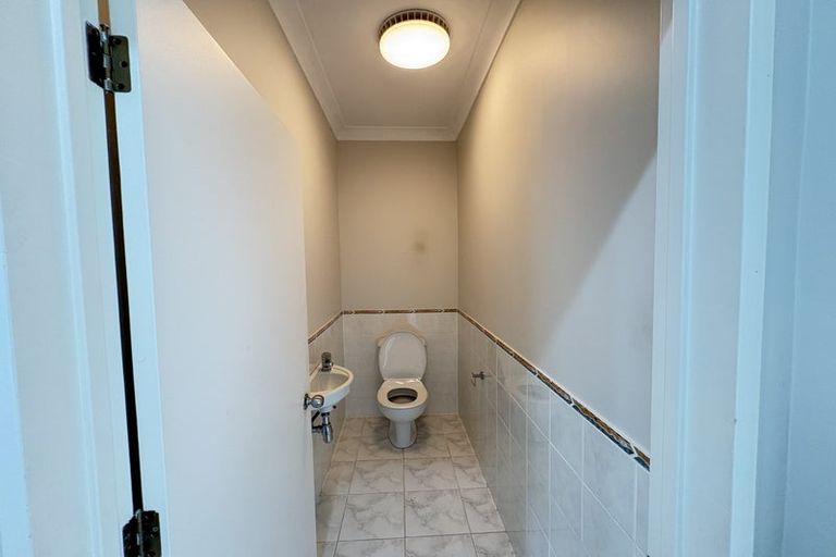 Photo of property in 154 Boord Crescent, Kumeu, 0891