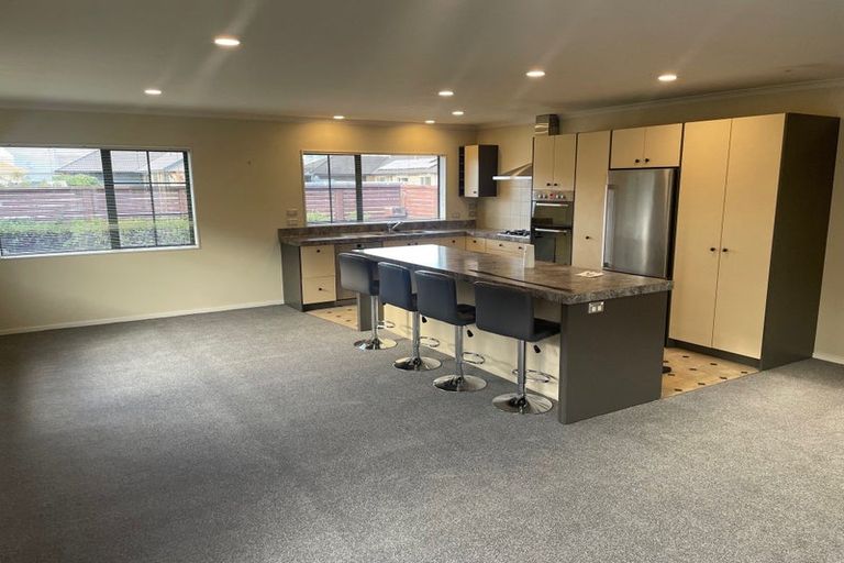 Photo of property in 12 Gandalf Crescent, Paraparaumu, 5032