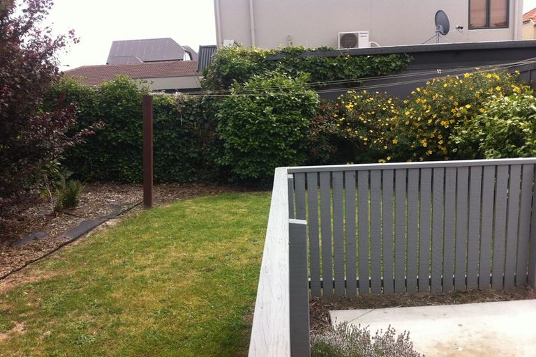 Photo of property in 2/17 Darvel Street, Riccarton, Christchurch, 8011