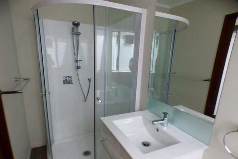 Photo of property in 48 Fyvie Avenue, Tawa, Wellington, 5028