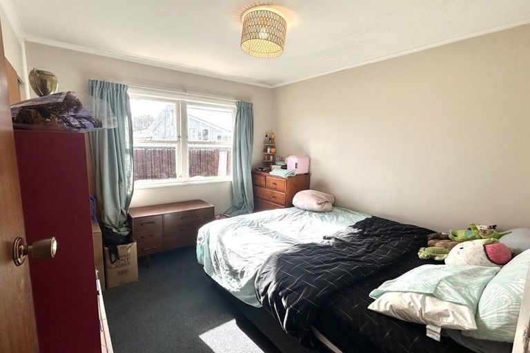 Photo of property in 6 Ngahina Street, Paraparaumu, 5032