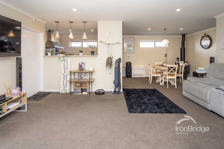 Photo of property in 10 Netley Place, Aranui, Christchurch, 8061