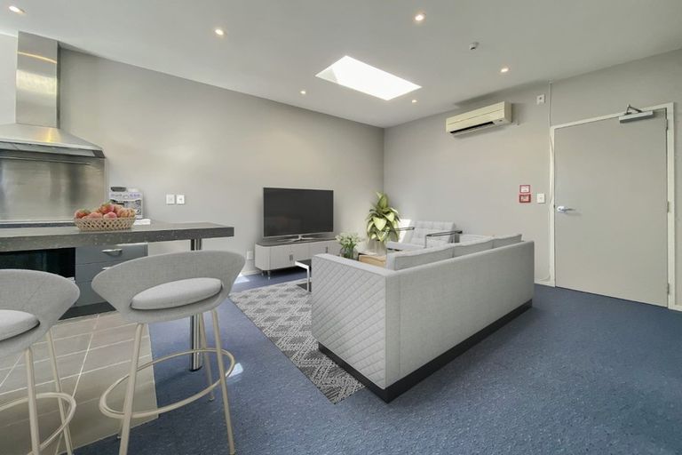 Photo of property in 2/35 Home Street, Mount Victoria, Wellington, 6011
