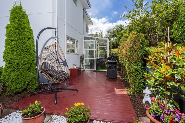 Photo of property in 21 Crimson Park, Oteha, Auckland, 0632