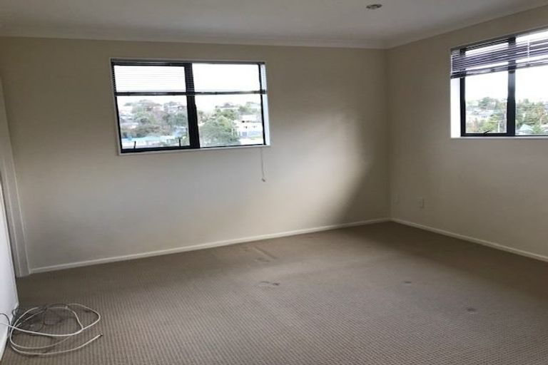Photo of property in 2/25 Keldale Place, Forrest Hill, Auckland, 0620