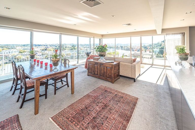 Photo of property in 26 Hipango Terrace, Durie Hill, Whanganui, 4500