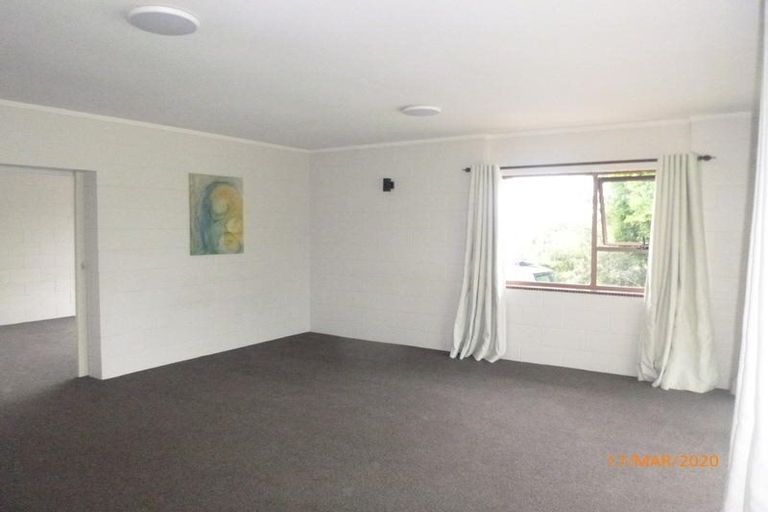 Photo of property in 1/9 Parrs Cross Road, Henderson, Auckland, 0612
