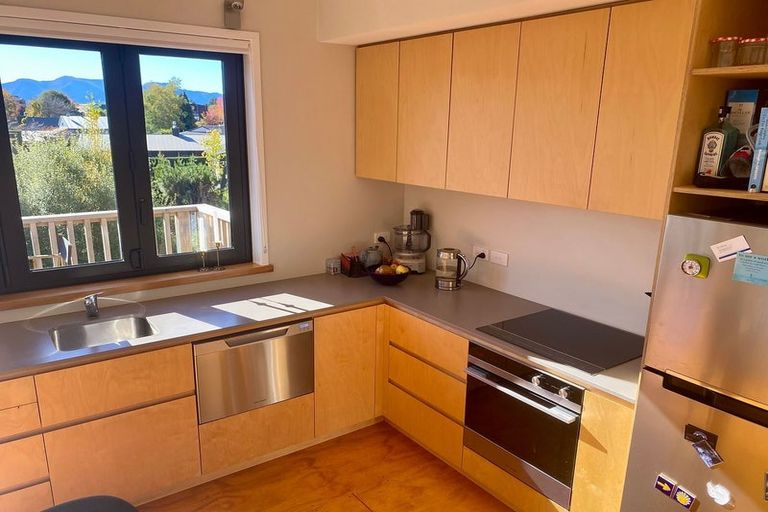Photo of property in 12 Daniels Terrace, Wanaka, 9305