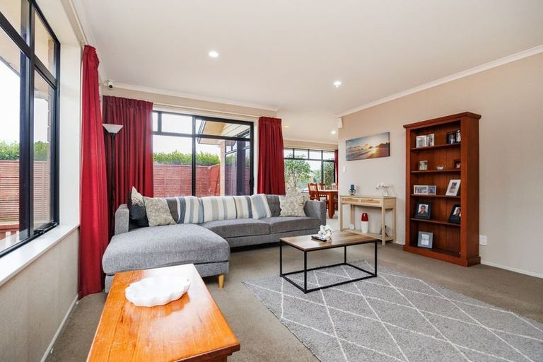 Photo of property in 46 Geneva Terrace, Kelvin Grove, Palmerston North, 4414