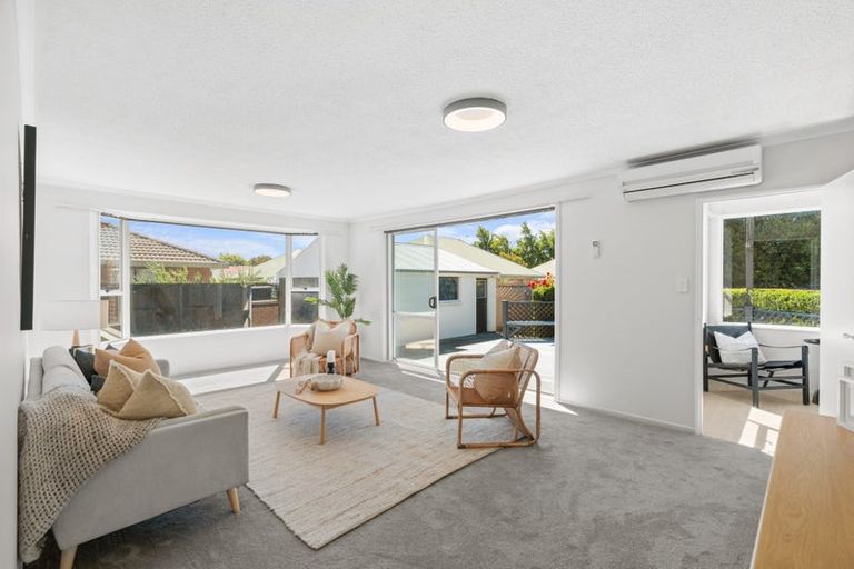 Photo of property in 12 Iona Place, Sockburn, Christchurch, 8042