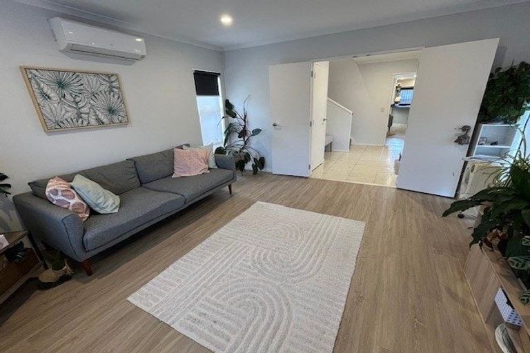 Photo of property in 26 Heidi Crescent, Flat Bush, Auckland, 2016