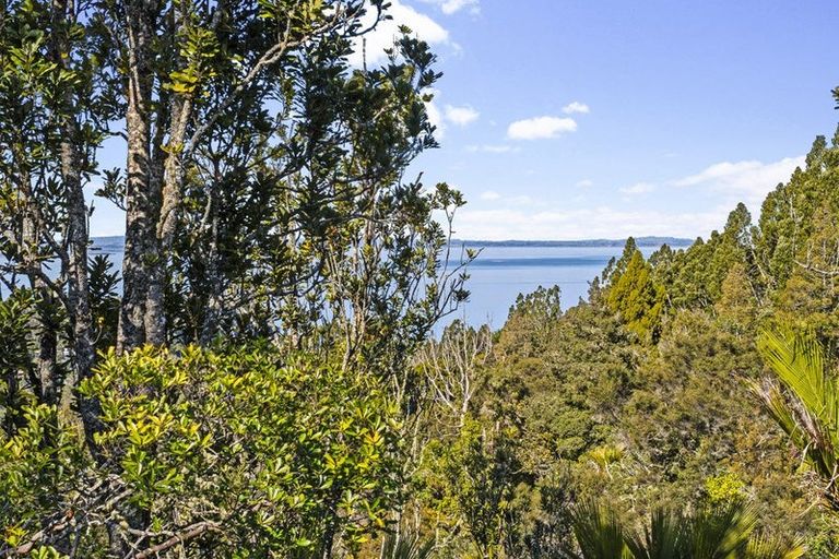 Photo of property in 620 South Titirangi Road, Titirangi, Auckland, 0604