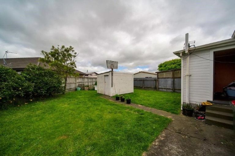 Photo of property in 13 Douglas Street, Hawera, 4610
