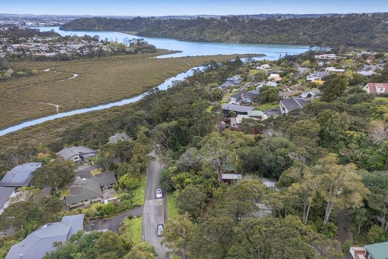 Photo of property in 100 Pemberton Avenue, Bayview, Auckland, 0629