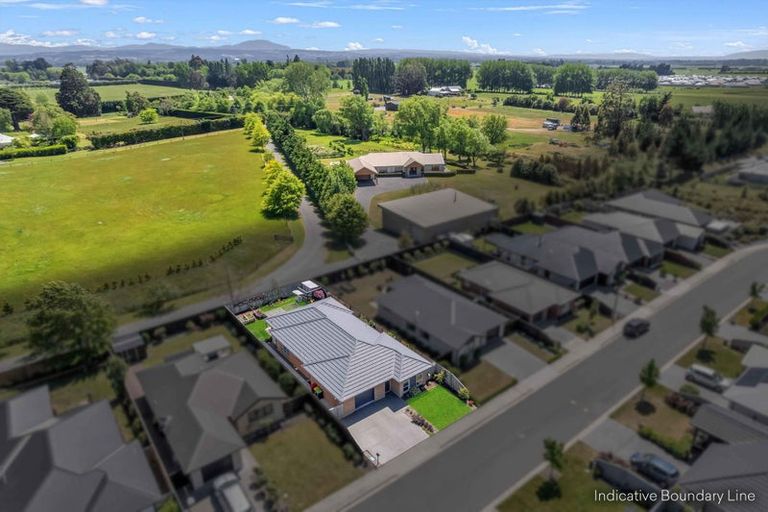 Photo of property in 41 Tara Crescent, Woodend, 7610