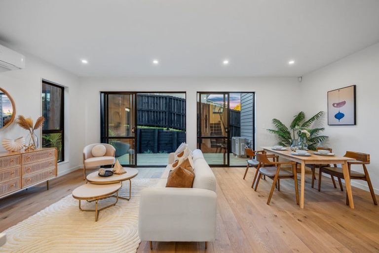 Photo of property in 41b Sunnynook Road, Forrest Hill, Auckland, 0620