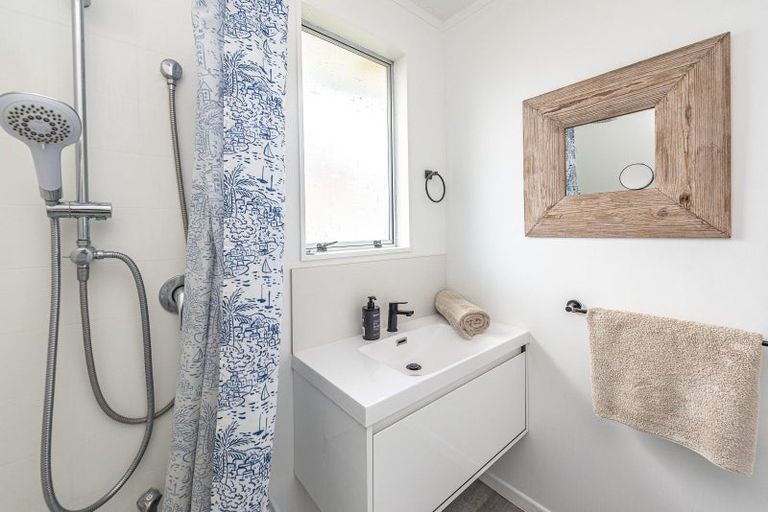 Photo of property in 12 Massey Street, Aramoho, Whanganui, 4500