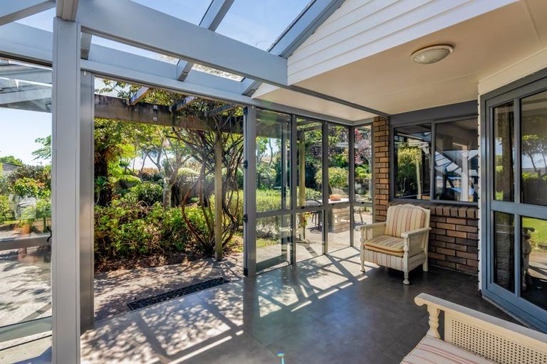 Photo of property in 3e Kinross Drive, Merrilands, New Plymouth, 4312