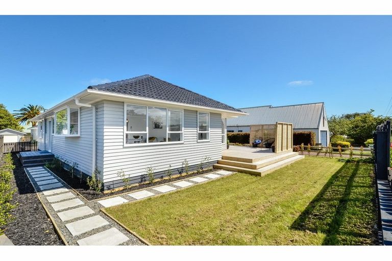 Photo of property in 16 Tapu Road, Huapai, Kumeu, 0810