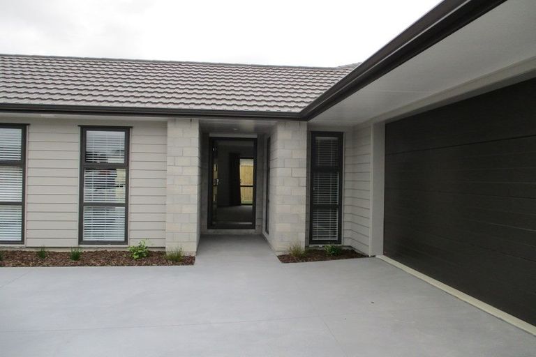 Photo of property in 11 Kahuparere Crescent, Pyes Pa, Tauranga, 3112