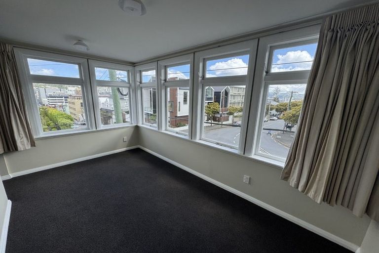 Photo of property in 77 Brougham Street, Mount Victoria, Wellington, 6011