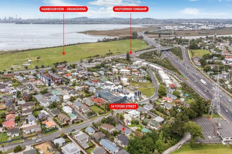 Photo of property in 54 Titoki Street, Te Atatu Peninsula, Auckland, 0610