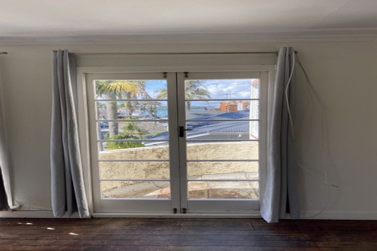 Photo of property in 19 Duders Avenue, Devonport, Auckland, 0624