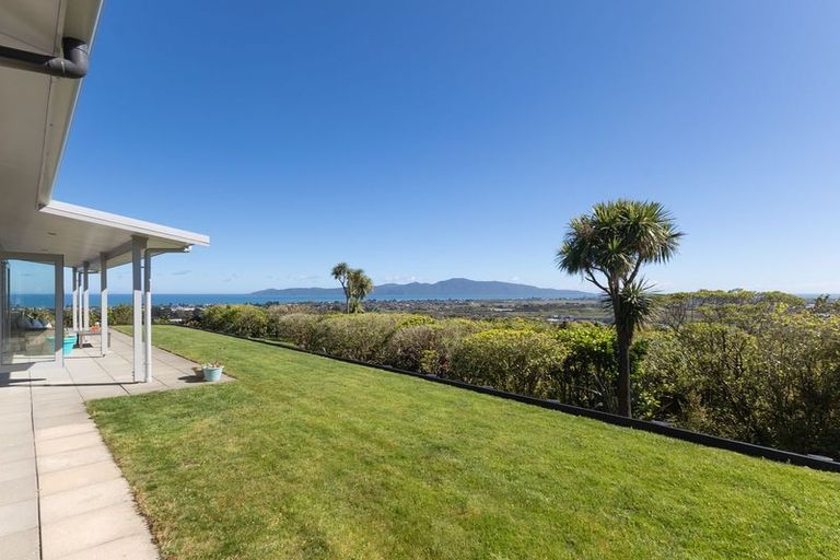 Photo of property in 5 Ocean Vista Lane, Paraparaumu, 5032