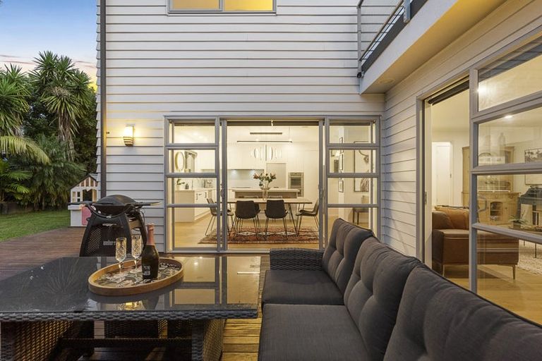 Photo of property in 6 Regent Street, Devonport, Auckland, 0624